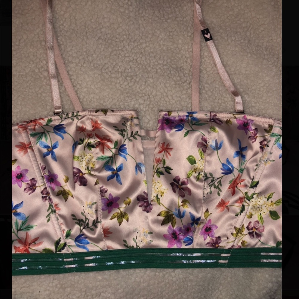 Victoria Secret Plunge Bustier Bra 🌷